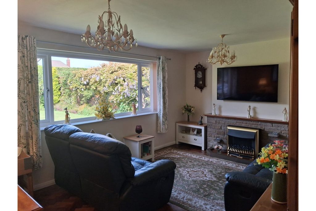 Additional image 4 of 2 bed detached bungalow for saleKeepers Lane, Wolverhampton WV6