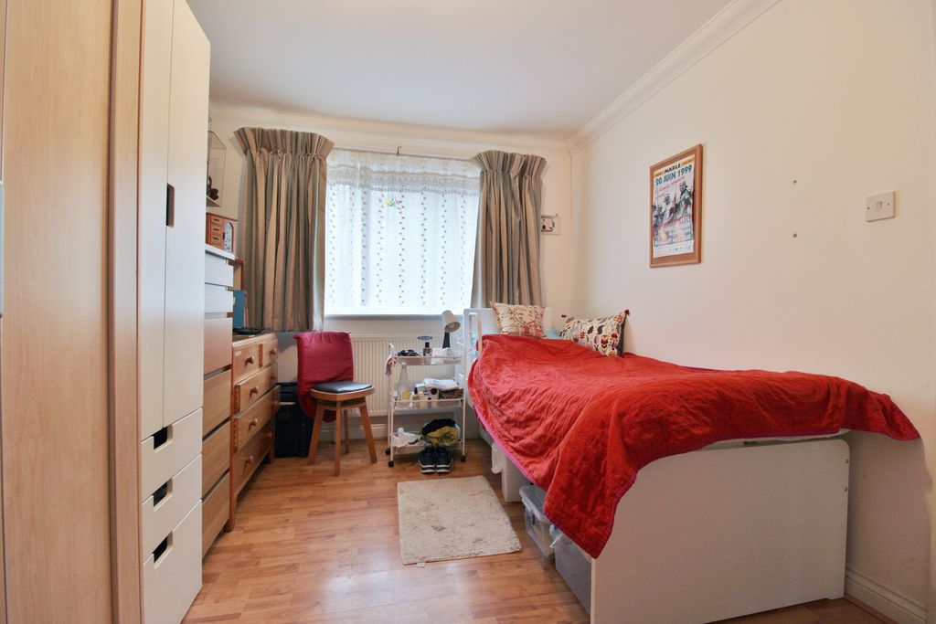 Additional image 6 of 2 bed flat for saleBransbury Mews, 161 Henderson Road, Southsea PO4