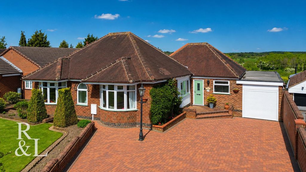 3 bed bungalow for saleOakville, New Street, Oakthorpe DE12