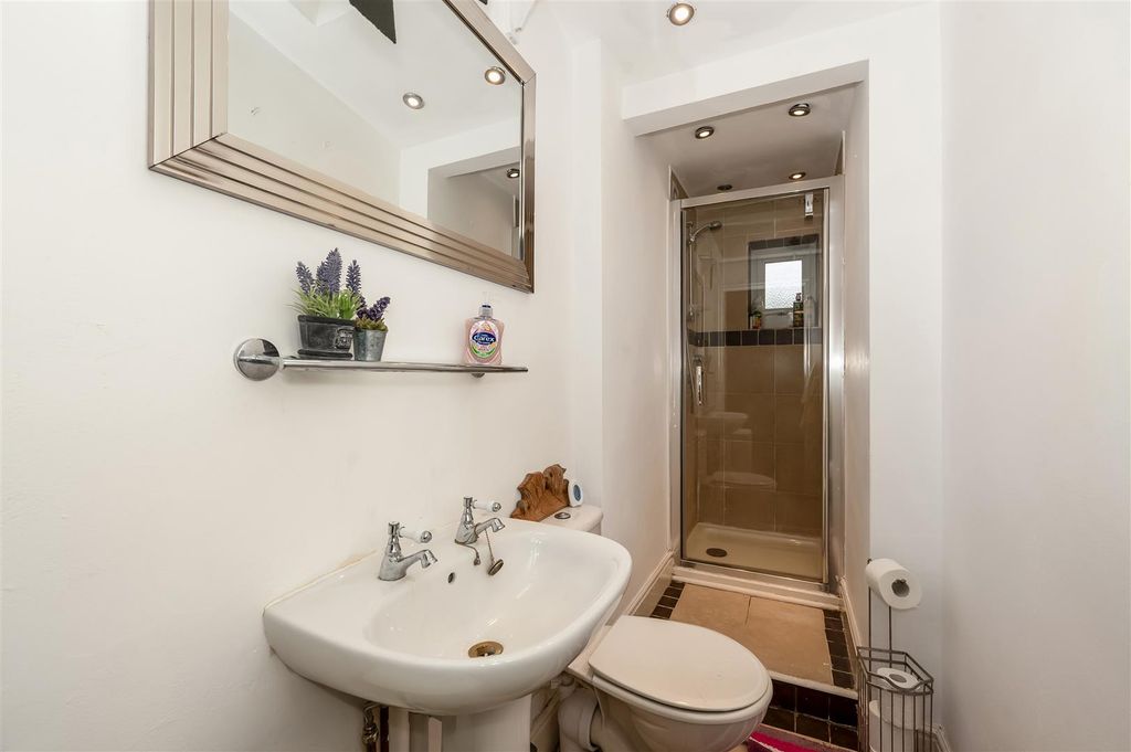Additional image 17 of 3 bed property for saleNorthern Parade, Portsmouth PO2