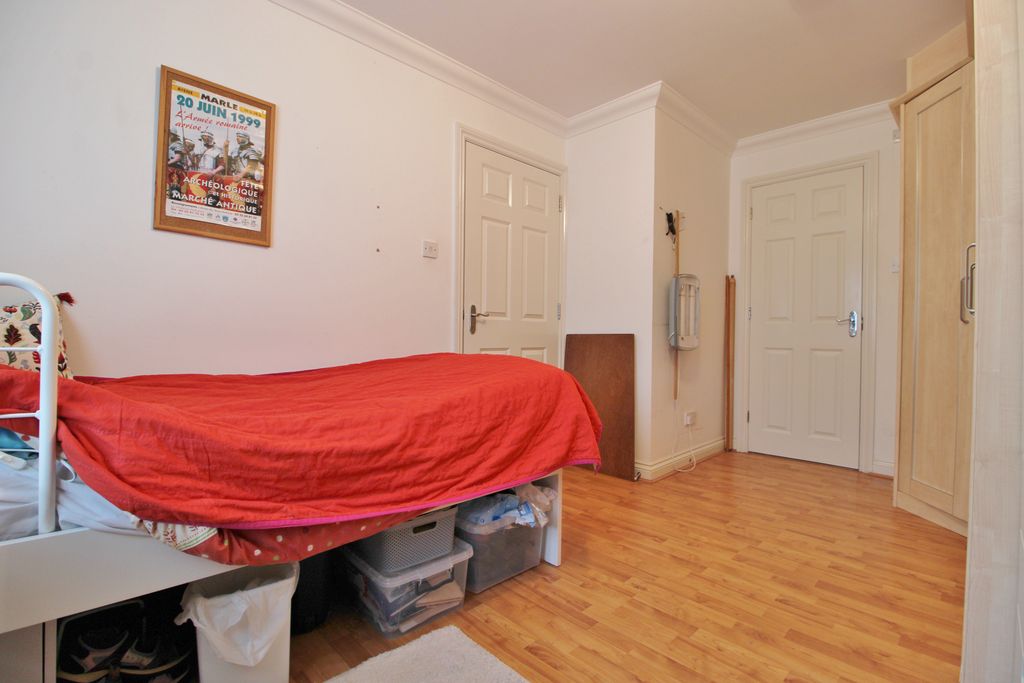 Additional image 12 of 2 bed flat for saleBransbury Mews, 161 Henderson Road, Southsea PO4