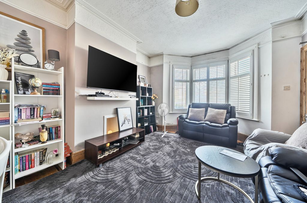 Additional image 2 of 2 bed flat for saleWinchester Road, Shirley, Southampton, Hampshire SO16