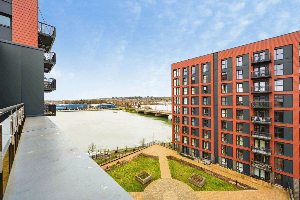 Additional image 17 of 3 bed flat for saleGranada House, Meridian Way, Southampton SO14