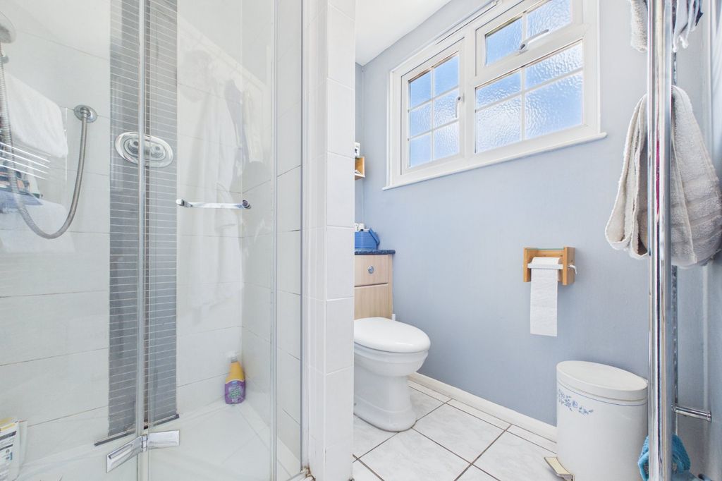 Additional image 14 of 4 bed detached house for saleChristie Walk, Yateley, Hampshire GU46