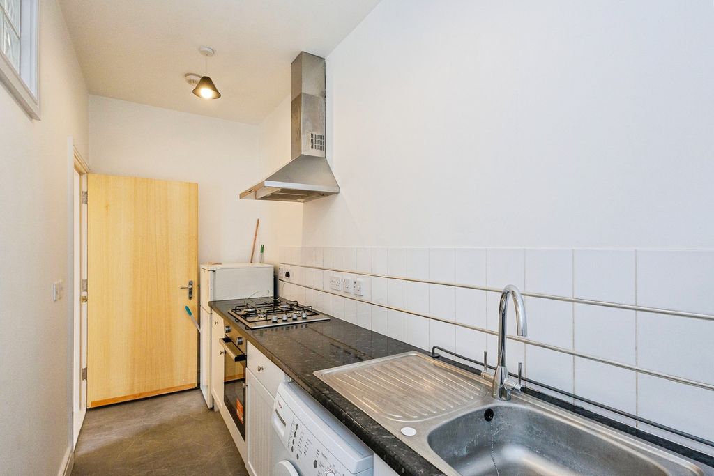 Additional image 14 of 1 bed flat for sale196-198 London Road, Portsmouth PO2