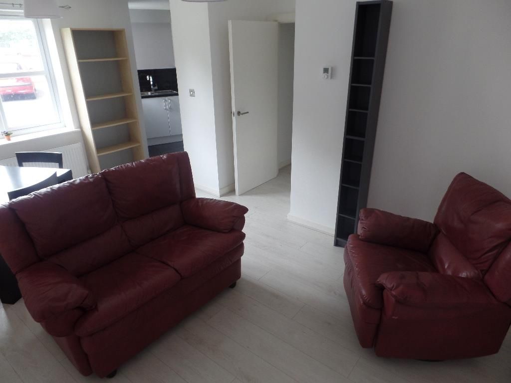 2 bed flat for saleRosehill, Willenhall WV13 photo 4