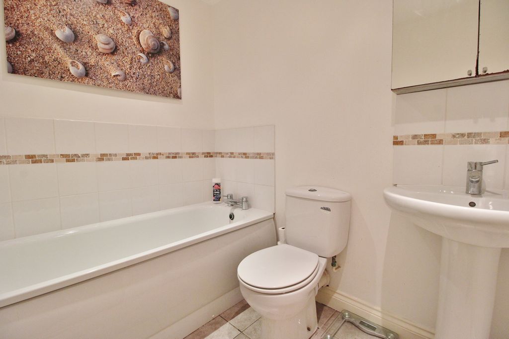 Additional image 12 of 2 bed flat for saleElm Grove, Southsea PO5