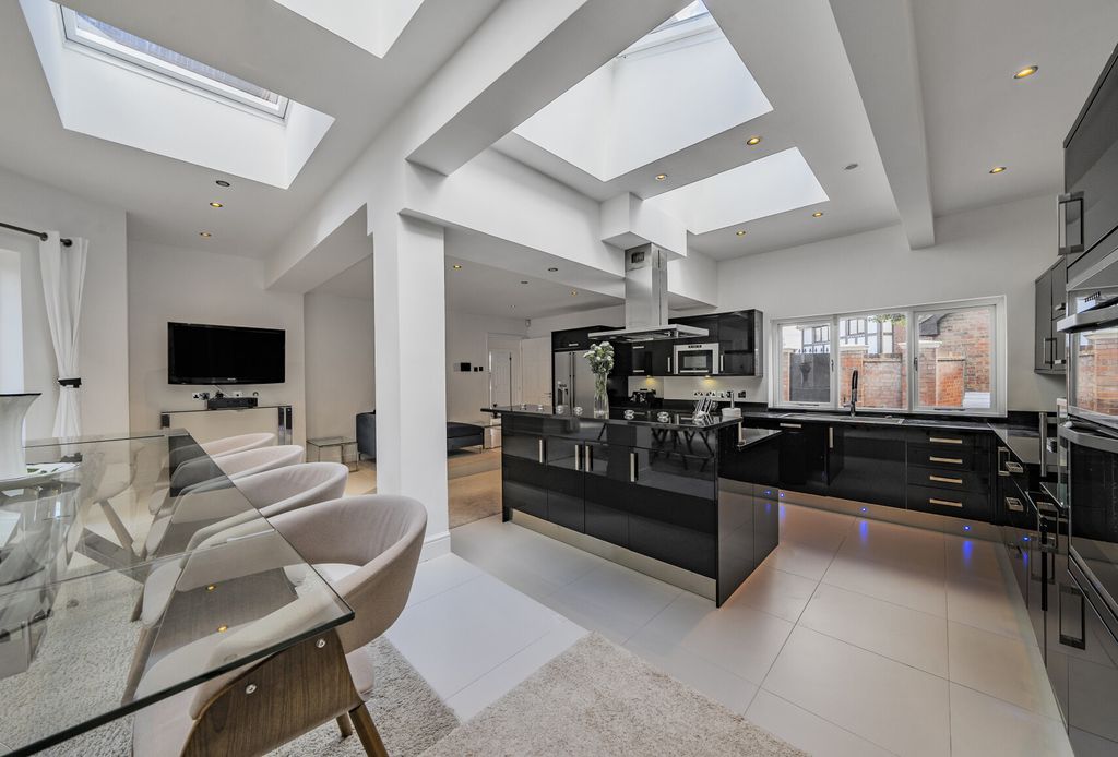 Additional image 9 of 5 bed detached house for saleThe Denningtons, Worcester Park, Surrey KT4