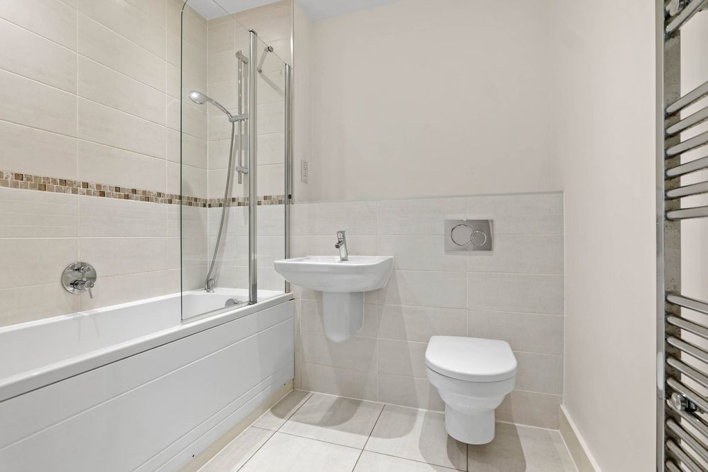Additional image 6 of 2 bed flat for saleApartment 5, Armstrong House, Armstrong Drive, Diglis, Worcester. WR1