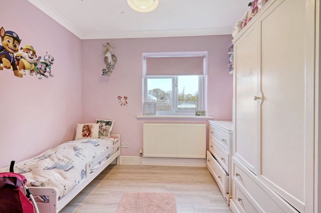 Additional image 11 of 5 bed bungalow for saleHighcliffe Drive, Wickford SS12