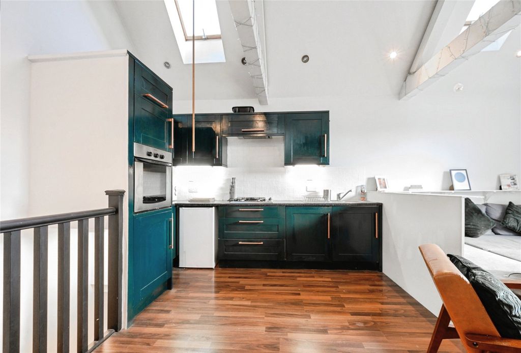 Additional image 4 of 1 bed property for saleGladys Avenue, Portsmouth, Hampshire PO2