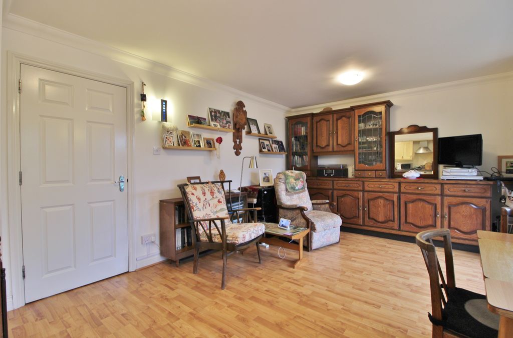 Additional image 2 of 2 bed flat for saleBransbury Mews, 161 Henderson Road, Southsea PO4