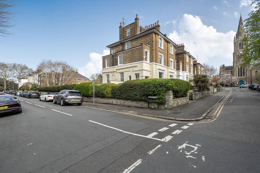 Additional image 19 of 2 bed maisonette for saleDorset Road, Windsor SL4