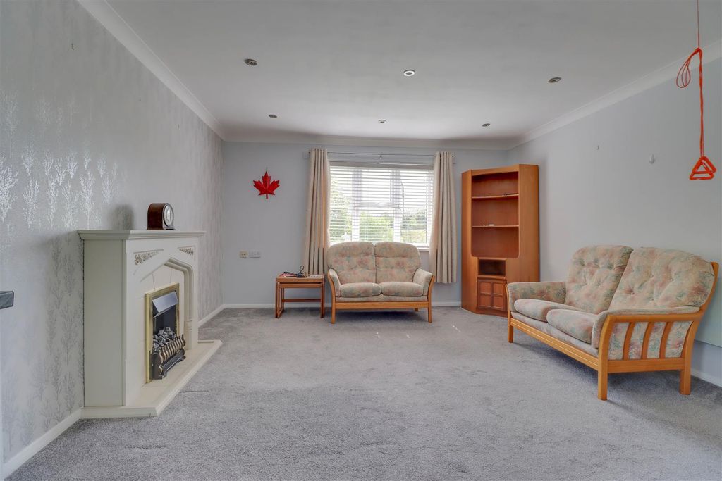 Additional image 9 of 2 bed flat for saleStilemans, Wickford SS11