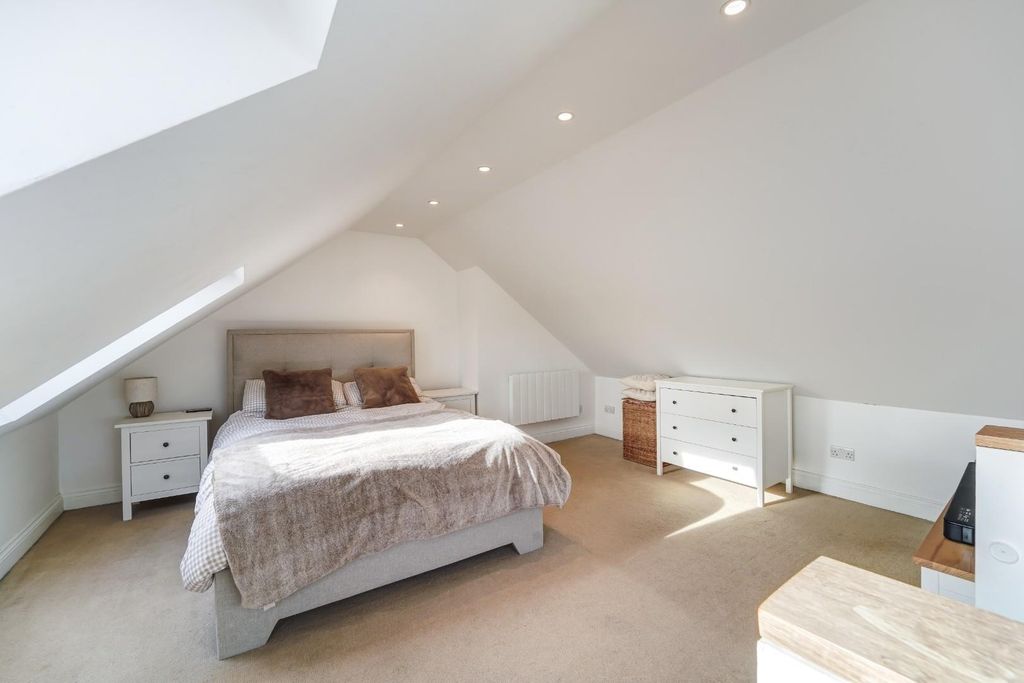 Additional image 11 of 3 bed maisonette for saleArdrossan Gardens, Worcester Park KT4