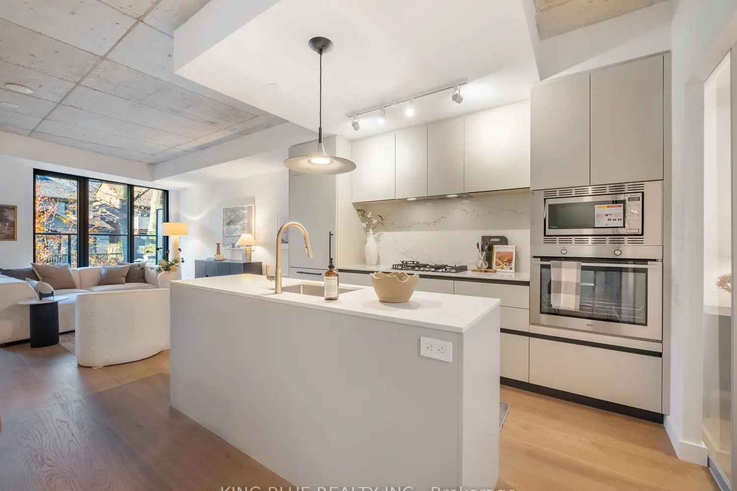 Additional image 8 of 1720 Bayview Avenue 209