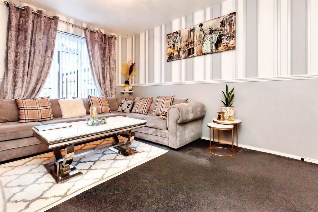Additional image 4 of 3 bed semi-detached house for saleLindisfarne Road, Corby NN17