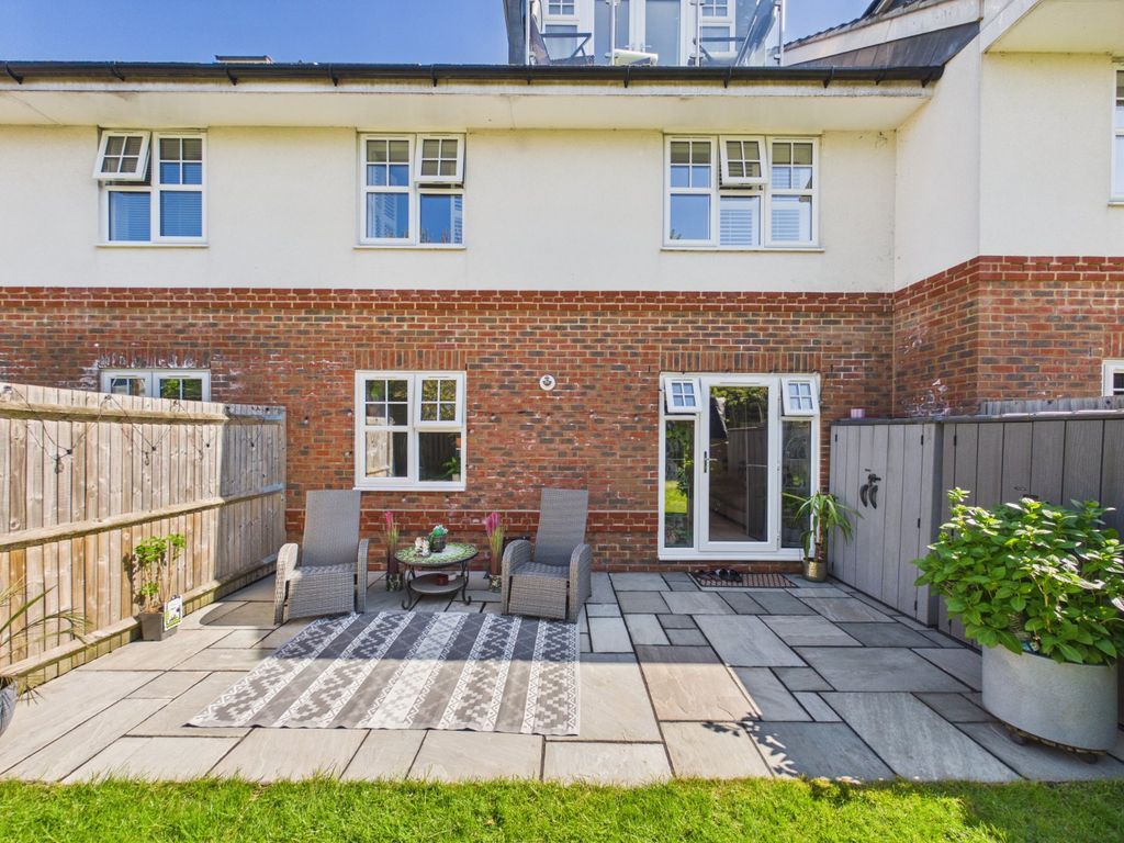 Additional image 14 of 2 bed flat for saleLittleton Road, Ashford, Surrey TW15