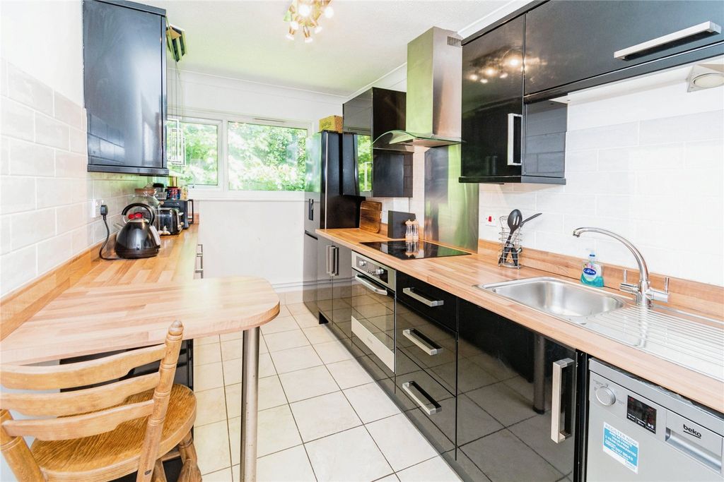 Additional image 4 of 2 bed flat for saleSilverdale Road, Southampton, Hampshire SO15