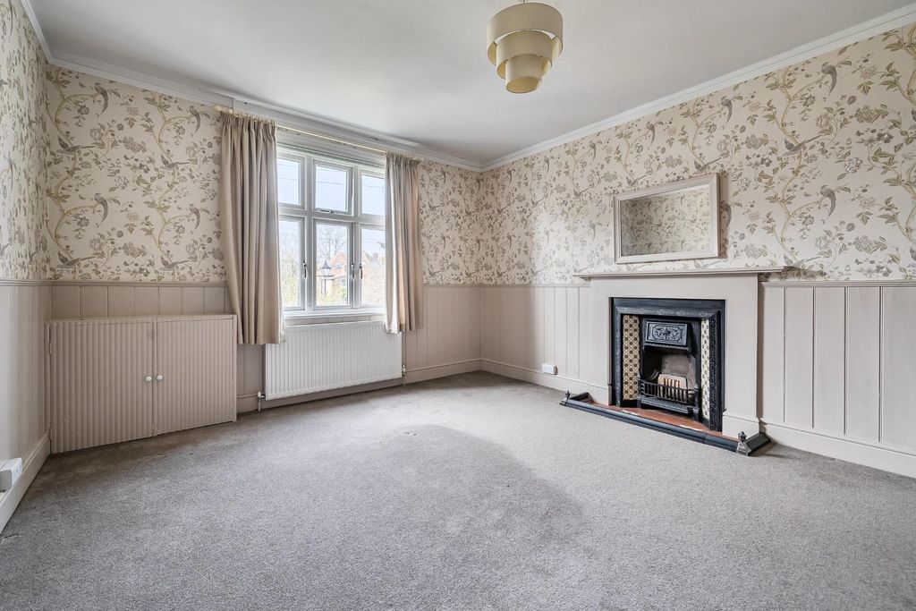 Additional image 12 of 2 bed maisonette for saleDorset Road, Windsor SL4
