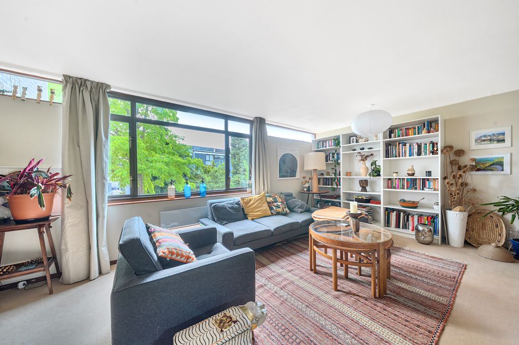 Additional image 4 of 3 bed maisonette for saleEdinburgh Gardens, Windsor SL4