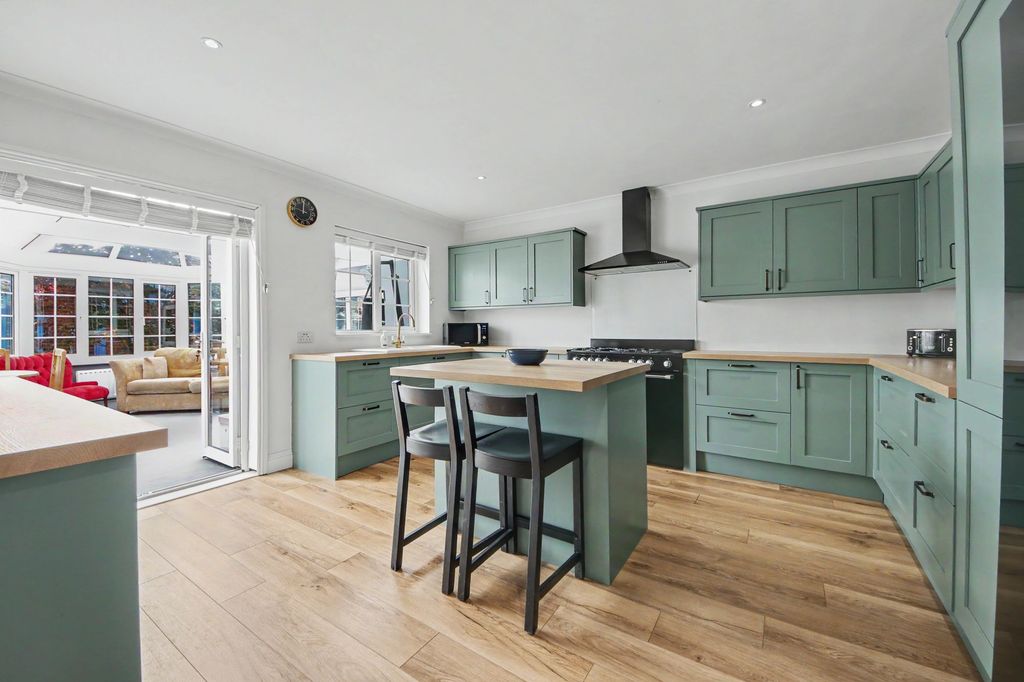 Additional image 3 of 4 bed detached bungalow for saleHeathfield Road, Sholing SO19