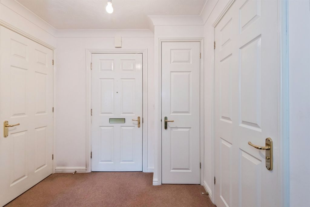 Additional image 2 of 1 bed flat for saleOakley Road, Southampton SO16