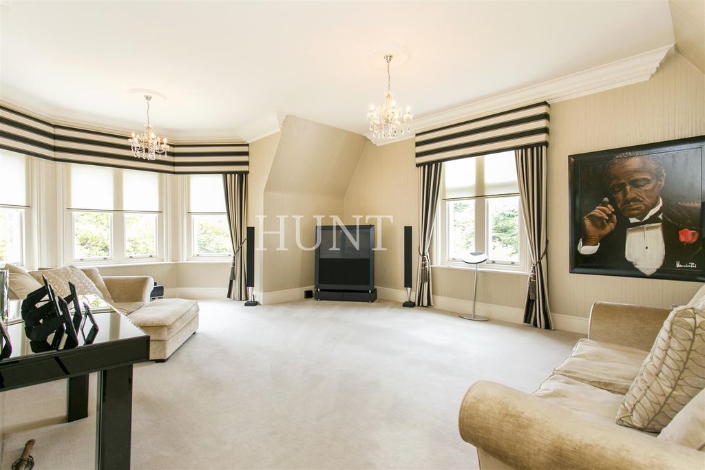 Additional image 5 of 2 bed flat for saleMontague House, Repton Park, Woodford Green, Essex IG8