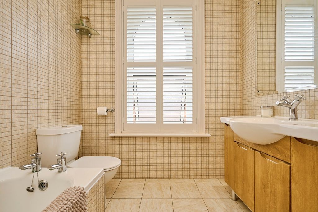 Additional image 19 of 4 bed detached house for saleCastle Road, Newport, Isle Of Wight PO30