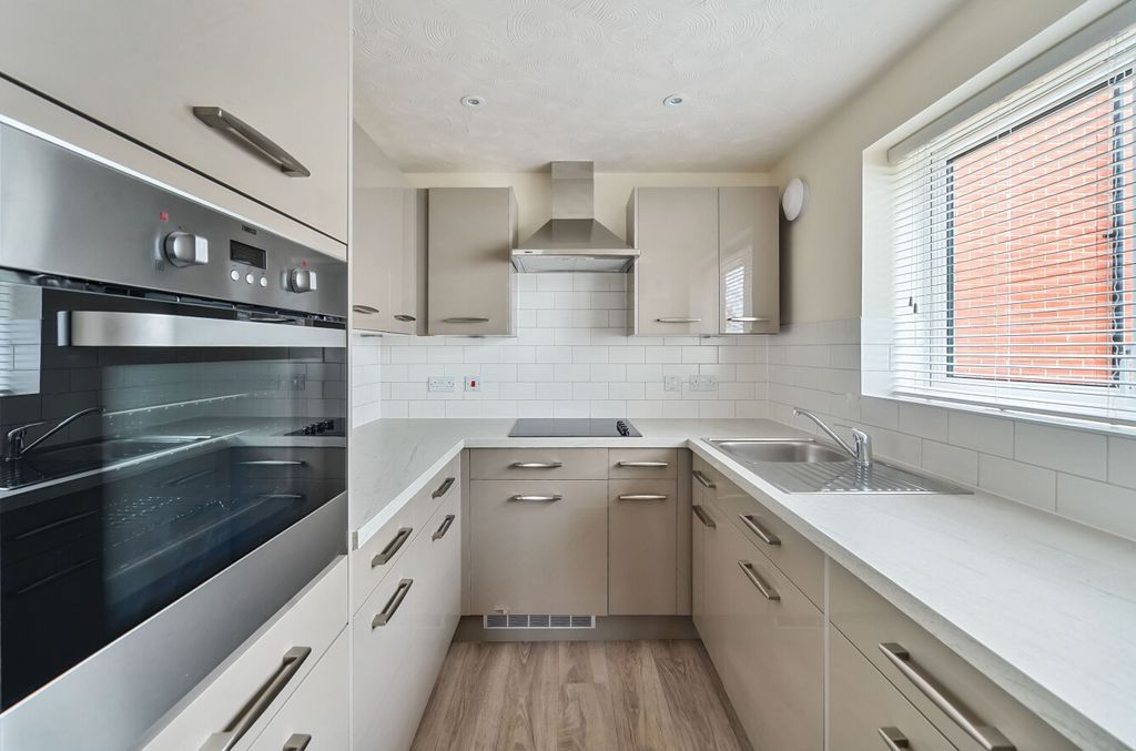Additional image 3 of 1 bed flat for saleSpitfire Lodge, Belmont Road, Southampton, Hampshire SO17