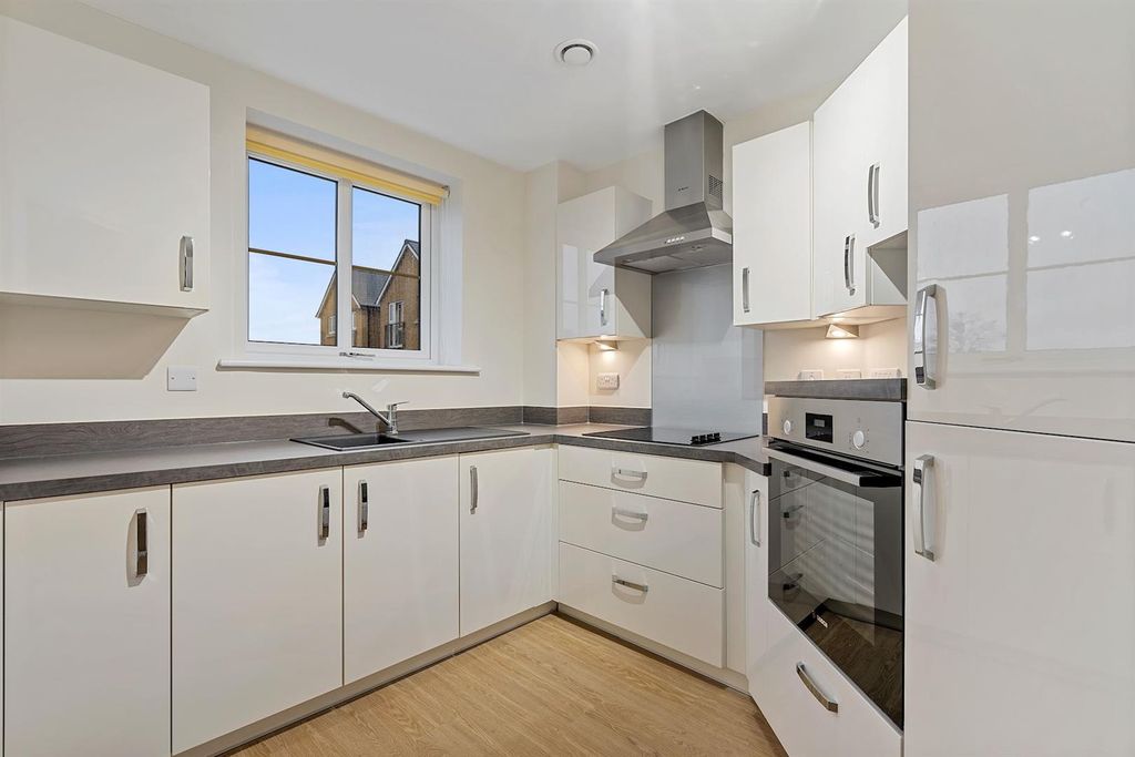 Additional image 2 of 1 bed flat for saleHampton Place, Anglesea Rd, Shirley, Southampton SO15