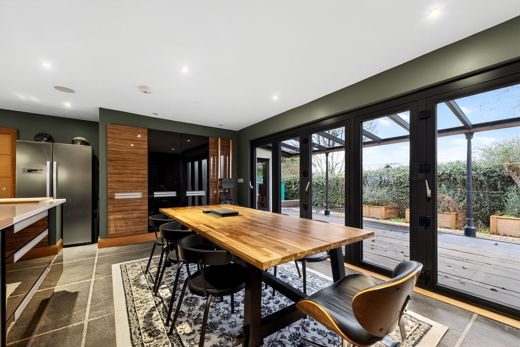 Additional image 2 of 3 bed detached house for saleStarnham Road, Witney OX29