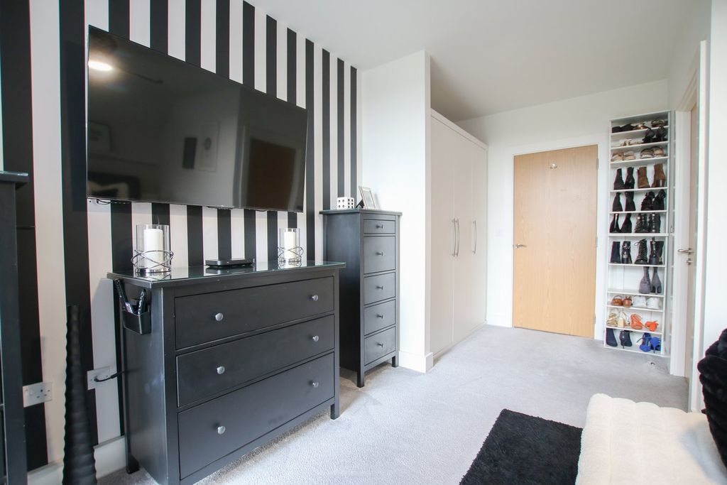 Additional image 19 of 3 bed flat for saleElms Walk, Wokingham RG40