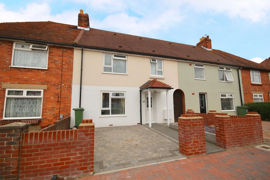 3 bed terraced house for saleCrofton Road, Milton, Portsmouth PO4
