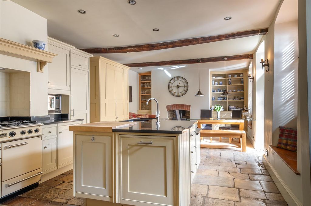 Additional image 6 of 5 bed property for saleOxford Street, Woodstock OX20