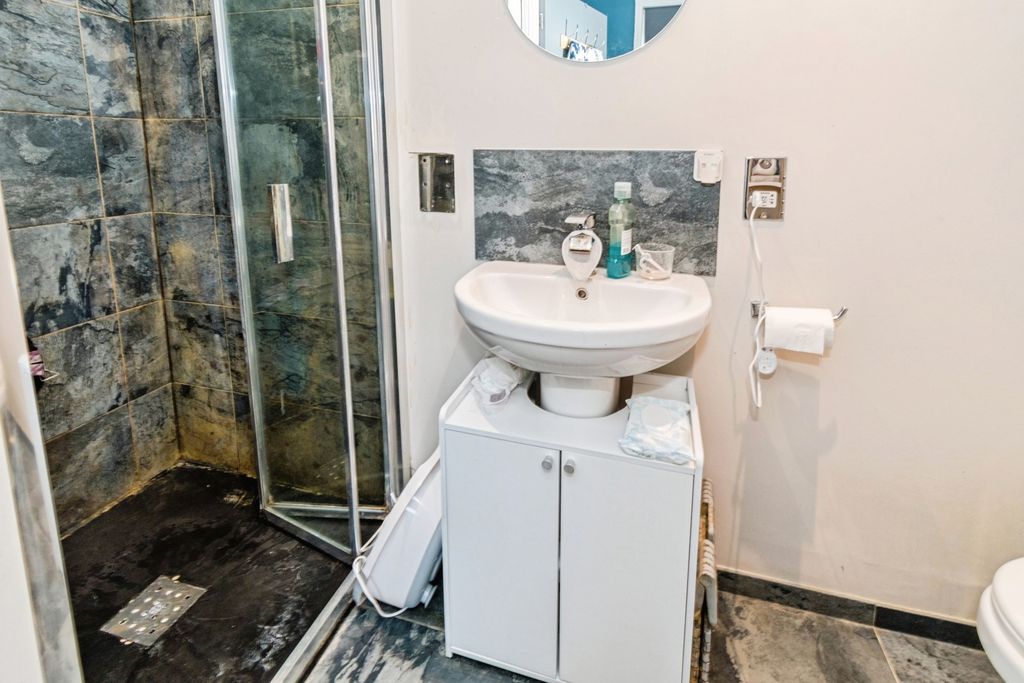 Additional image 10 of 3 bed semi-detached house for saleHill Lane, Southampton, Hampshire SO15