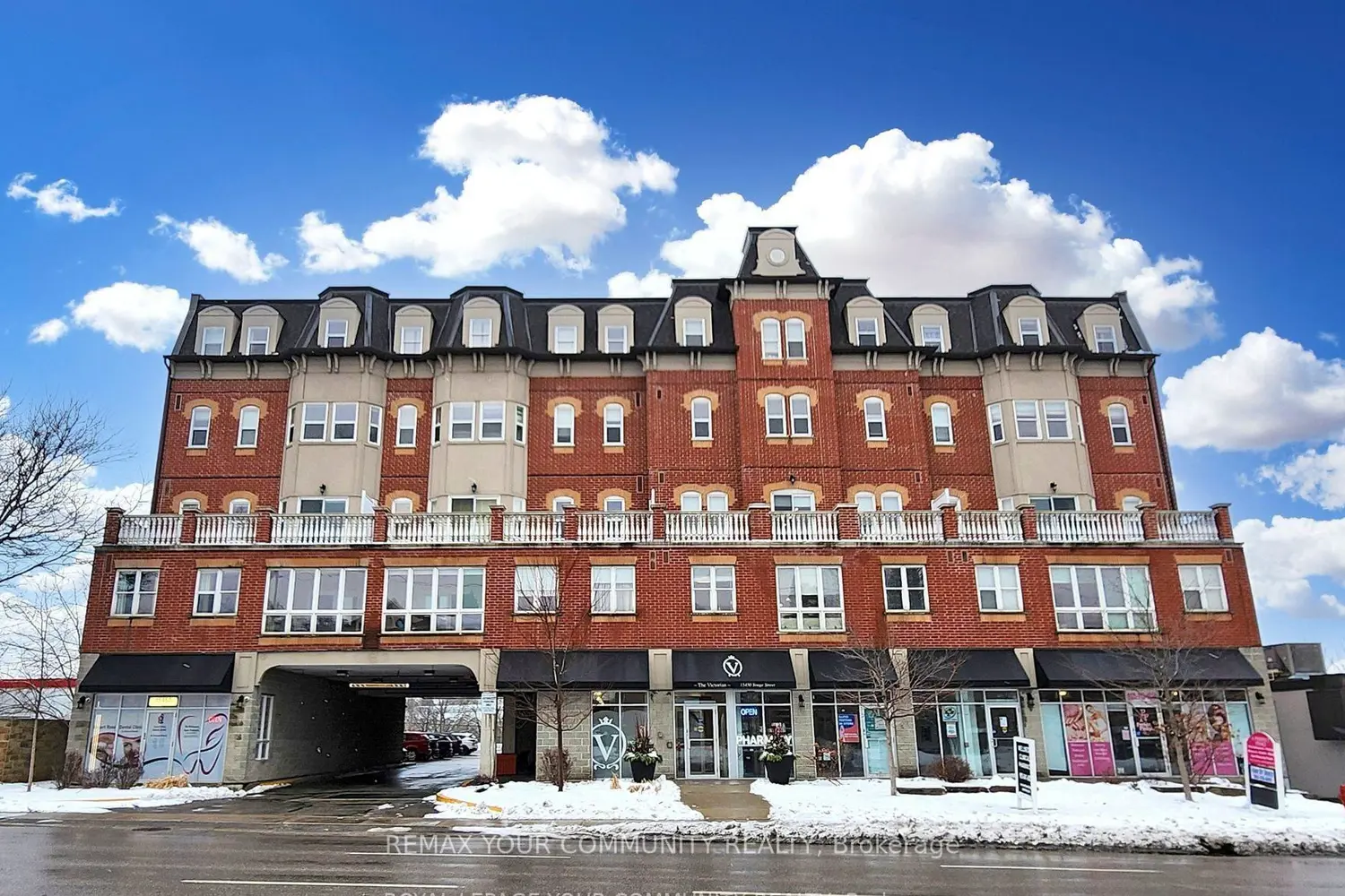 15450 Yonge Street 205