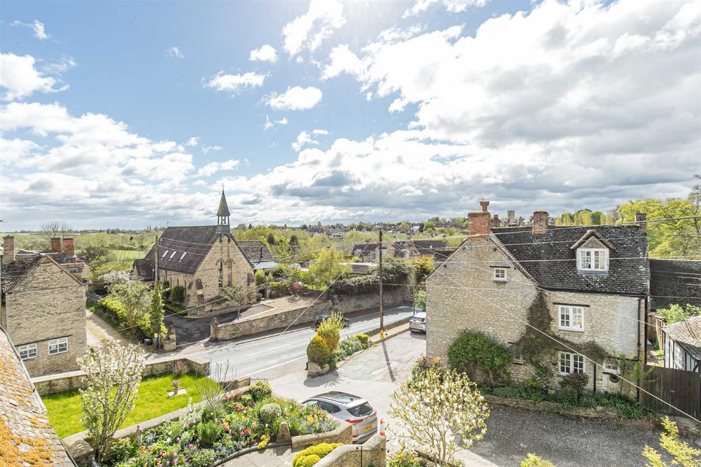 Additional image 12 of 3 bed property for saleManor Road, Woodstock OX20