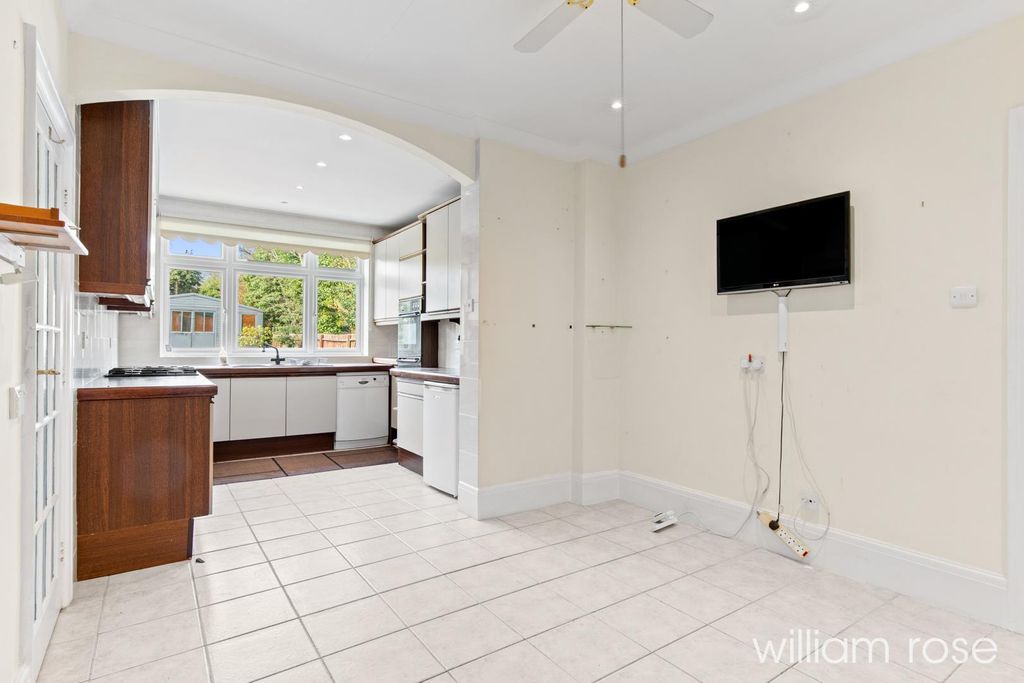 Additional image 7 of 7 bed semi-detached house for saleKings Avenue, Woodford Green IG8