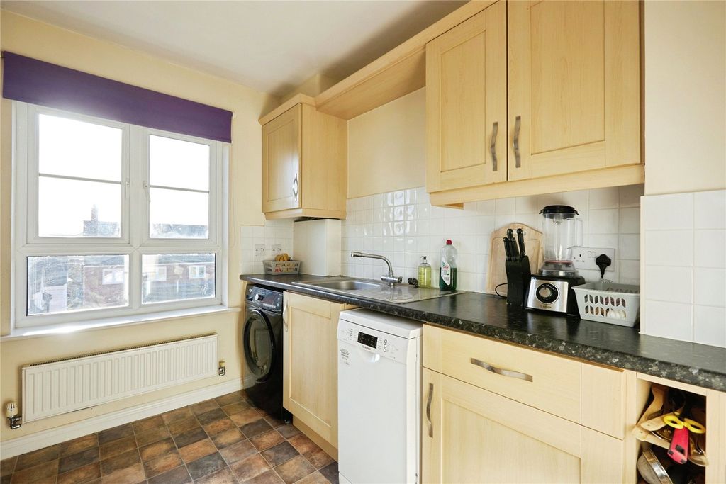 Additional image 10 of 2 bed flat for saleWren Place, Gillingham, Dorset SP8