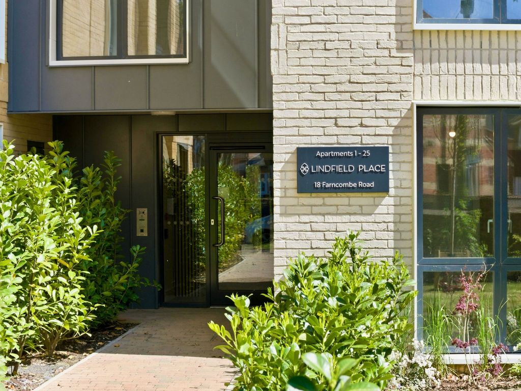 Additional image 11 of 2 bed flat for sale18 Farncombe Road, Worthing BN11