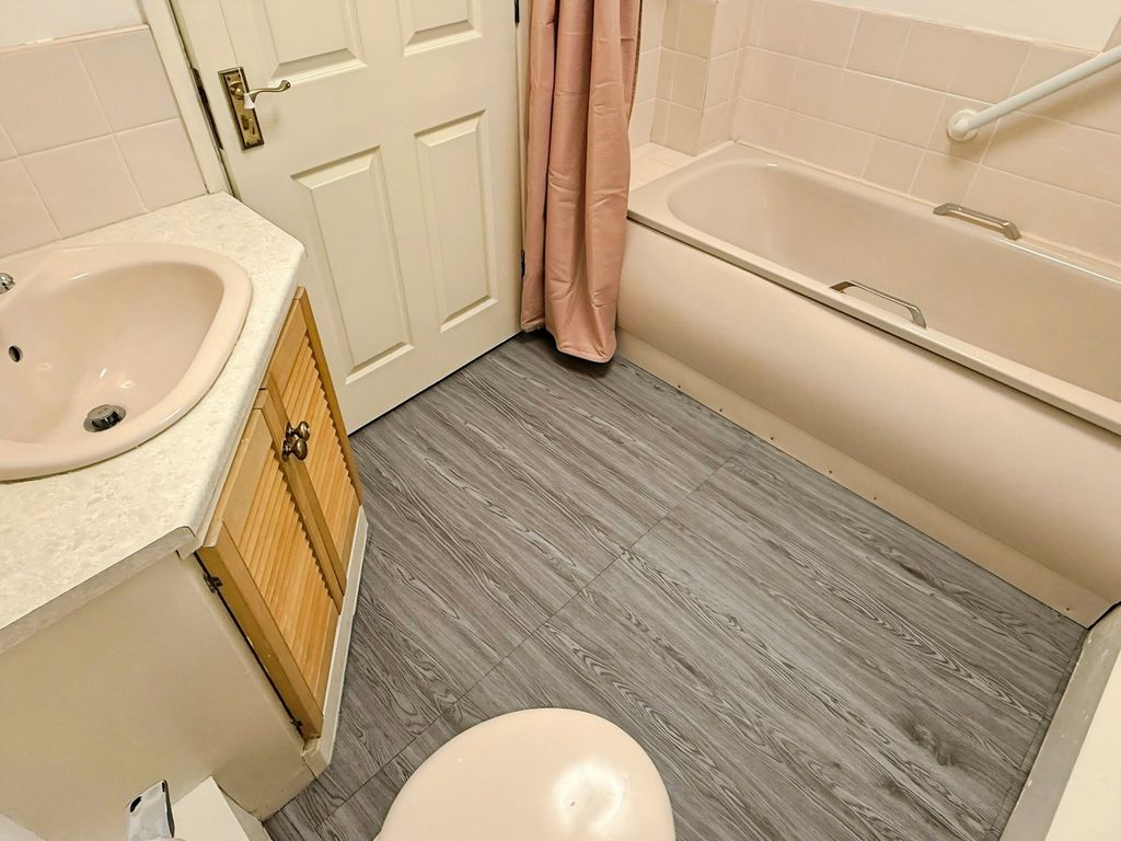 Additional image 16 of 2 bed flat for saleLodge Mews, Thurnby, Leicester LE7