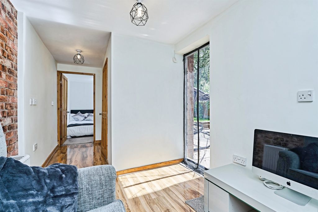 Additional image 18 of 4 bed semi-detached house for saleLinden Lane, Willenhall WV12