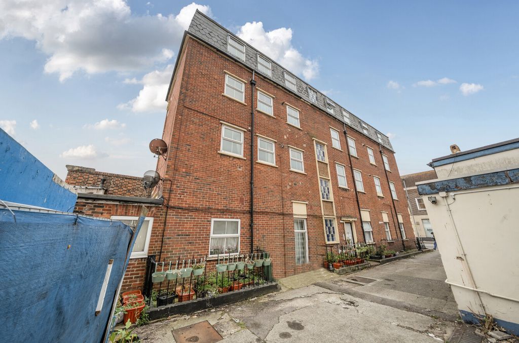 Additional image 8 of 1 bed flat for saleKingston Road, Portsmouth, Hampshire PO2