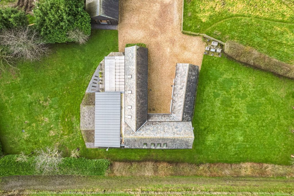 6 bed barn conversion for saleSutton Lane, Sutton In The Elms LE9 photo 2