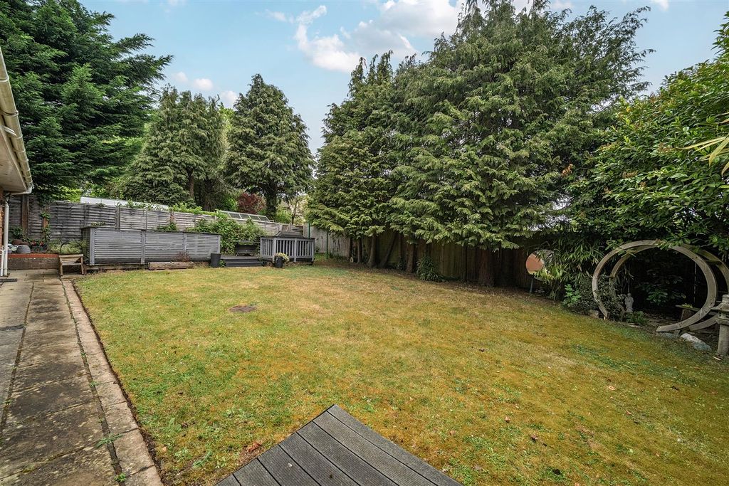 Additional image 17 of 4 bed detached house for saleCarrick Lane, Yateley, Hampshire GU46