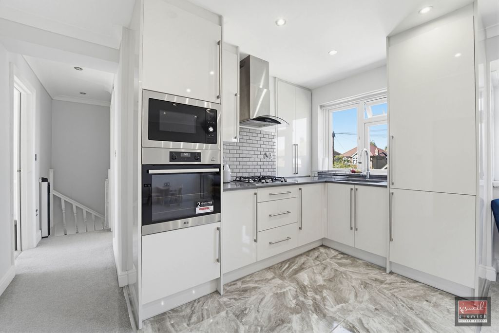 Additional image 7 of 3 bed maisonette for saleGlenfield Road, Ashford TW15