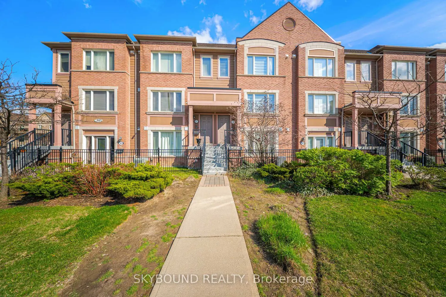 3088 Eglinton Avenue 85