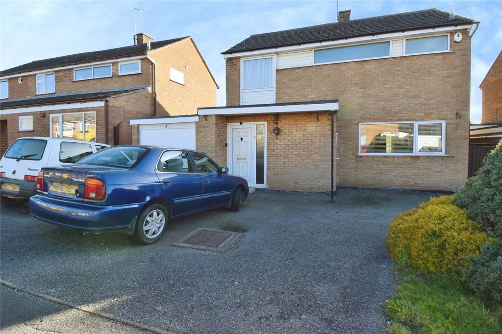 3 bed detached house for saleRedruth Avenue, Wigston, Leicestershire LE18
