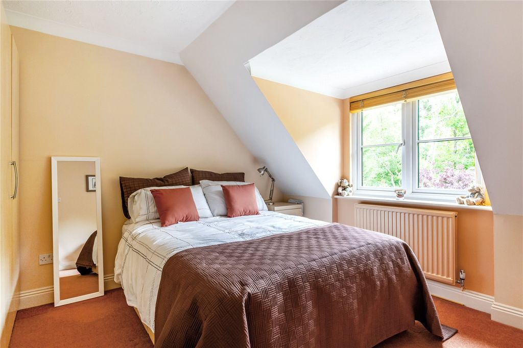 Additional image 18 of 4 bed detached house for saleKiln Ride, Finchampstead, Wokingham RG40